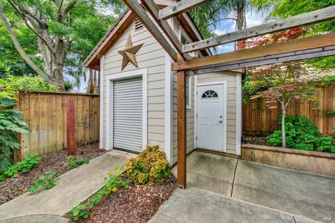 Exterior - 621 Renaissance Ave, Fairfield, CA 94534 photo 12 of 19