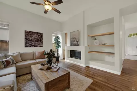 Living - 621 Renaissance Ave, Fairfield, CA 94534 photo 2 of 2