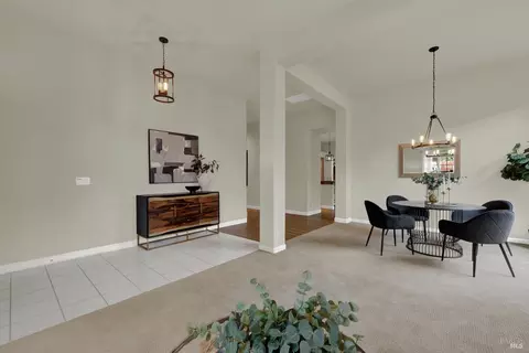Dining - 621 Renaissance Ave, Fairfield, CA 94534 photo 1 of 2