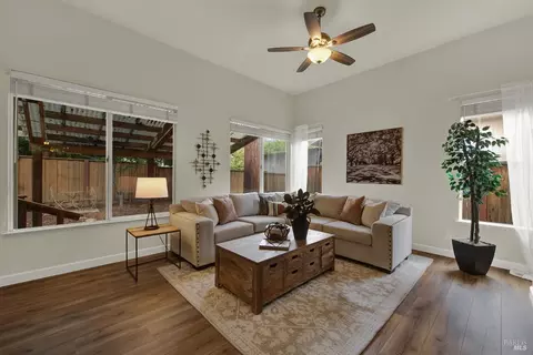 Living - 621 Renaissance Ave, Fairfield, CA 94534 photo 1 of 2