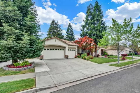Exterior - 621 Renaissance Ave, Fairfield, CA 94534 photo 3 of 19