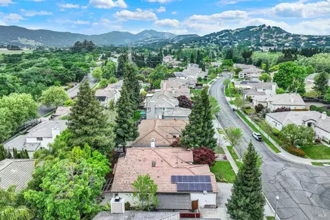 View/Area - 621 Renaissance Ave, Fairfield, CA 94534 photo 4 of 9