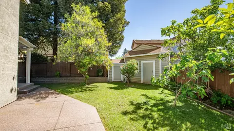 Exterior - 2920 Willow Ct, Fairfield, CA 94533 photo 6 of 11