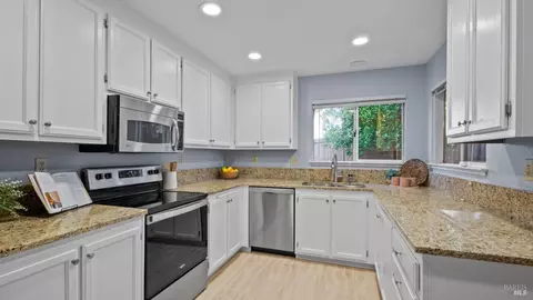 Kitchen - 2920 Willow Ct, Fairfield, CA 94533 photo 2 of 2