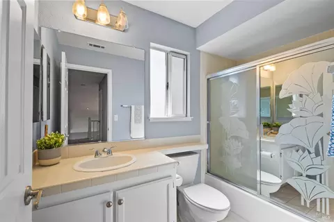 Bath - 2920 Willow Ct, Fairfield, CA 94533 photo 4 of 4