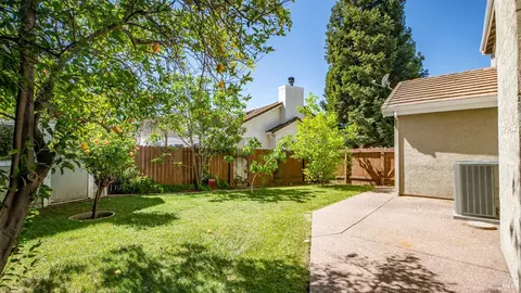 Exterior - 2920 Willow Ct, Fairfield, CA 94533 photo 5 of 11