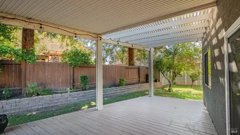 Exterior - 2920 Willow Ct, Fairfield, CA 94533 photo 4 of 11