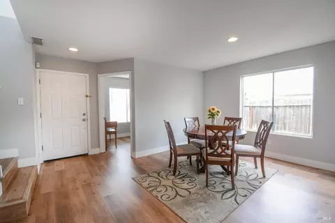 Dining - 640 Ferguson Ct, Dixon, CA 95620 photo 1 of 4