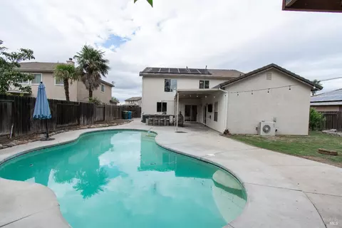 Exterior - 640 Ferguson Ct, Dixon, CA 95620 photo 8 of 10