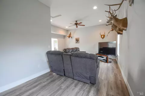 Entry Way - 640 Ferguson Ct, Dixon, CA 95620 photo 4 of 4