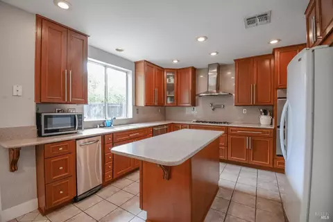Kitchen - 640 Ferguson Ct, Dixon, CA 95620 photo 2 of 4
