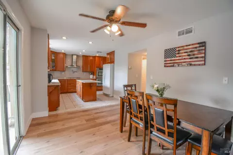 Dining - 640 Ferguson Ct, Dixon, CA 95620 photo 4 of 4