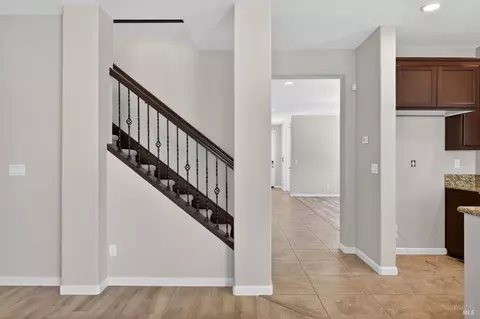 Entry Way - 3871 Danbury Way, Fairfield, CA 94533 photo 9 of 11