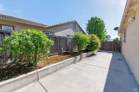 Exterior - 3871 Danbury Way, Fairfield, CA 94533 photo 19 of 22