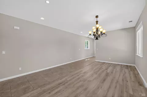 Living - 3871 Danbury Way, Fairfield, CA 94533 photo 4 of 10