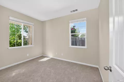 Bedroom - 3871 Danbury Way, Fairfield, CA 94533 photo 1 of 10