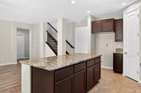 Entry Way - 3871 Danbury Way, Fairfield, CA 94533 photo 6 of 11