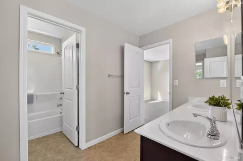 Bath - 3871 Danbury Way, Fairfield, CA 94533 photo 7 of 8