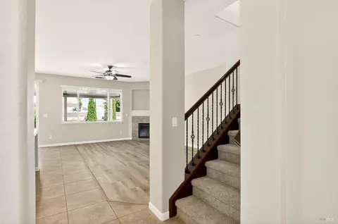 Entry Way - 3871 Danbury Way, Fairfield, CA 94533 photo 8 of 11