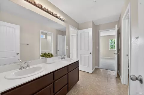 Bath - 3871 Danbury Way, Fairfield, CA 94533 photo 6 of 8