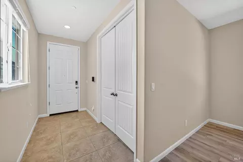 Entry Way - 3871 Danbury Way, Fairfield, CA 94533 photo 2 of 11