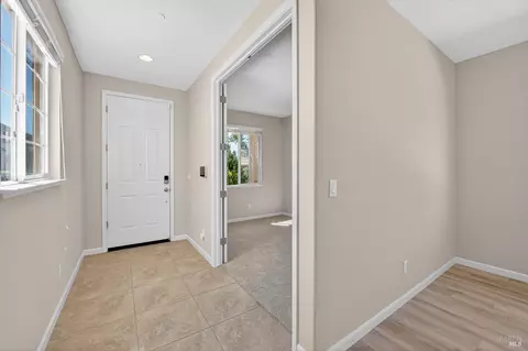 Entry Way - 3871 Danbury Way, Fairfield, CA 94533 photo 3 of 11