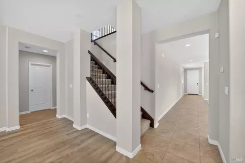 Entry Way - 3871 Danbury Way, Fairfield, CA 94533 photo 7 of 11