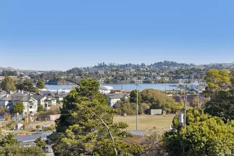 View/Area - 16 Dutton Ct, Sausalito, CA 94965 photo 3 of 5