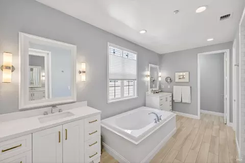 Bath - 1193 Pearce Dr E, Sonoma, CA 95476 photo 4 of 10