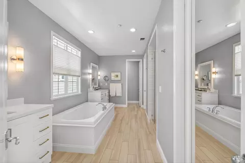 Bath - 1193 Pearce Dr E, Sonoma, CA 95476 photo 3 of 10