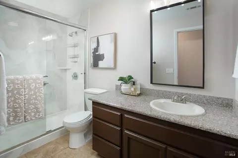 Bath - 1620 Austin Dr, Dixon, CA 95620 photo 1 of 4