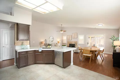 Kitchen - 1620 Austin Dr, Dixon, CA 95620 photo 4 of 5