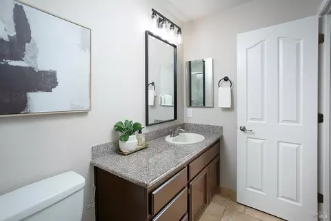Bath - 1620 Austin Dr, Dixon, CA 95620 photo 2 of 4