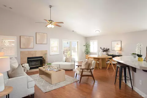 Living - 1620 Austin Dr, Dixon, CA 95620 photo 4 of 5