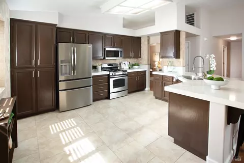 Kitchen - 1620 Austin Dr, Dixon, CA 95620 photo 2 of 5