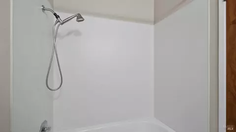 Bath - 2974 Juniper St, Fairfield, CA 94533 photo 4 of 4