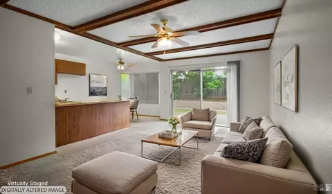 Living - 2974 Juniper St, Fairfield, CA 94533 photo 4 of 7