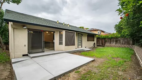 Exterior - 2974 Juniper St, Fairfield, CA 94533 photo 4 of 11