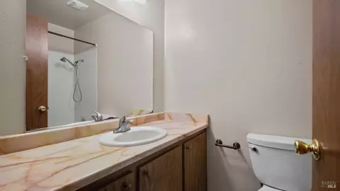 Bath - 2974 Juniper St, Fairfield, CA 94533 photo 3 of 4