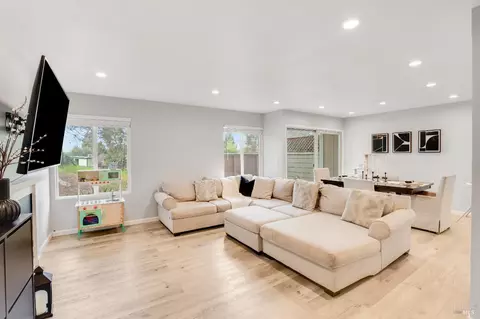 Living - 211 Apollo #5, Hercules, CA 94547 photo 1 of 2