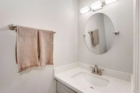Bath - 211 Apollo #5, Hercules, CA 94547 photo 1 of 5