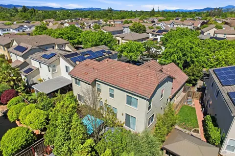 View/Area - 925 Pinot Noir Way, Windsor, CA 95492 photo 3 of 7