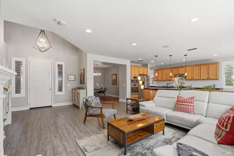 Entry Way - 925 Pinot Noir Way, Windsor, CA 95492 photo 1 of 3