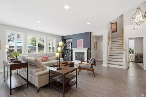 Living - 925 Pinot Noir Way, Windsor, CA 95492 photo 1 of 1