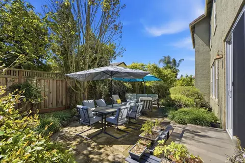 Exterior - 925 Pinot Noir Way, Windsor, CA 95492 photo 6 of 11