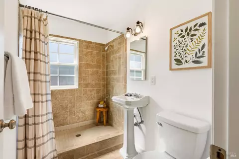 Bath - 66 Sonora Way, Corte Madera, CA 94925 photo 1 of 5