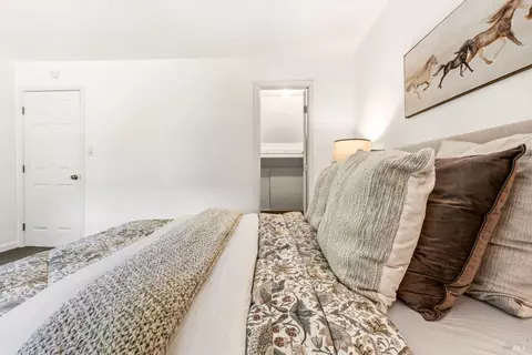 Bedroom - 66 Sonora Way, Corte Madera, CA 94925 photo 8 of 11