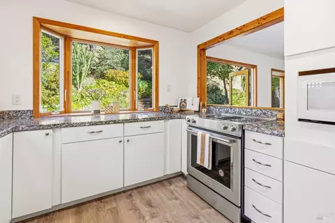 Kitchen - 66 Sonora Way, Corte Madera, CA 94925 photo 3 of 6