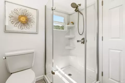 Bath - 66 Sonora Way, Corte Madera, CA 94925 photo 4 of 5