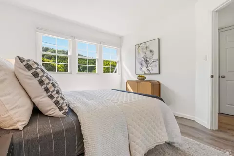 Bedroom - 66 Sonora Way, Corte Madera, CA 94925 photo 5 of 11